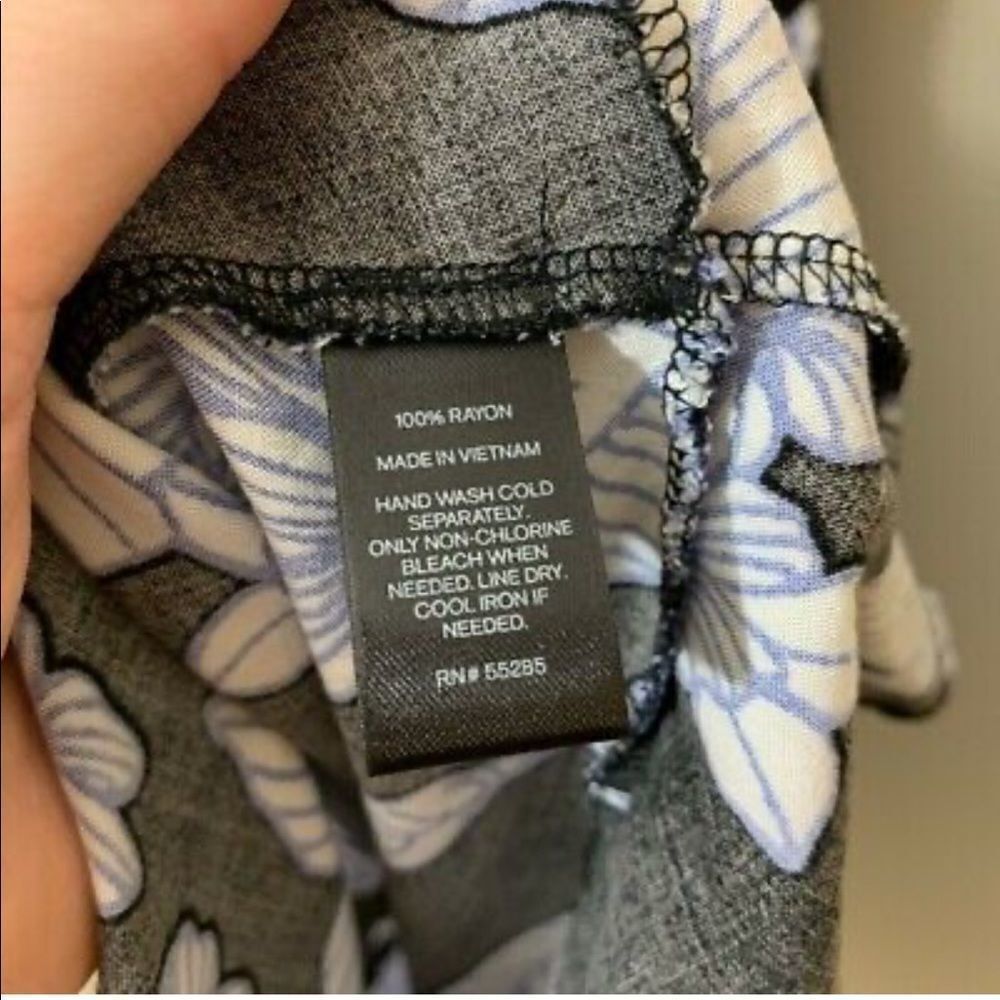 ✨ HP✨PRINT RUFFLE WRAP FRONT CAMI DRESS✨ - Picture 8 of 8